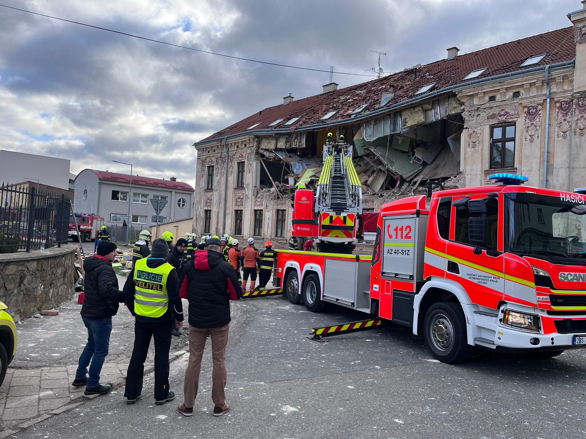 V meste Znojmo došlo k výbuchu v bytovke.
