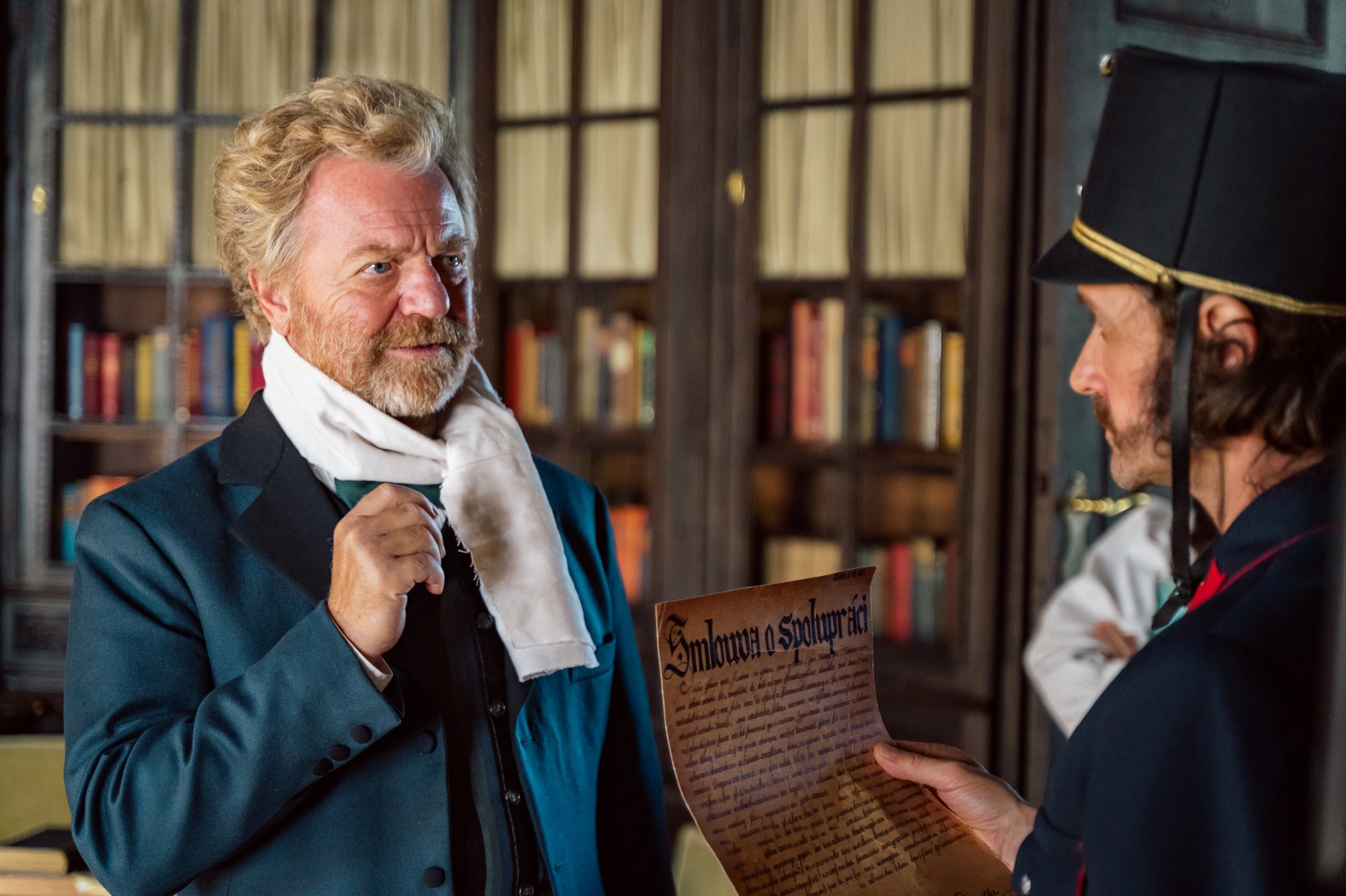 Maroš Kramár ako zubár Druml vo filme Cukrkandl.