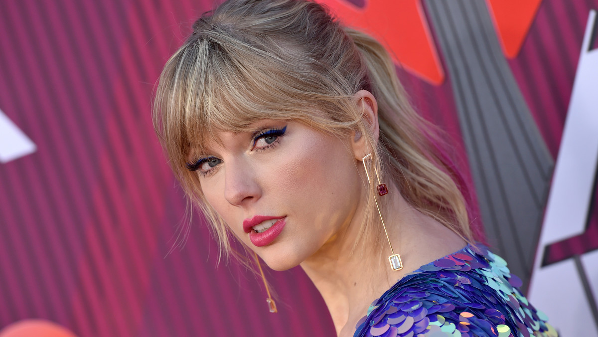 Prawnik Taylor Swift zaprzeczył informacji, że piosenkarka miała możliwość wykupienia praw autorskich do swoich piosenek, zanim zrobił to menedżer gwiazd, Scooter Braun.