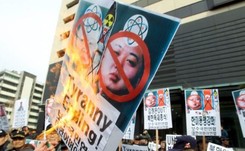 Południowi Koreańczycy protestują przeciw szczytowi z Koreą Płn. Podpalono wizerunki Kima