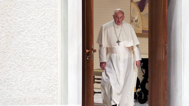 Bliscy współpracownicy papieża Franciszka zakażeni koronawirusem
