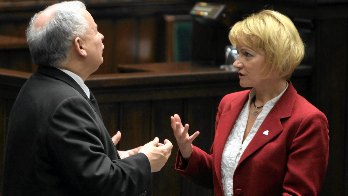 Nie milkną echa kontrowersyjnej zapowiedzi posłanki PiS. Jolanta Szczypińska zapowiedziała, że nie podda się leczeniu, choć walczy z chorobą nowotworową. Dlaczego zdecydowała się na taki krok? Co jeszcze wydarzyło się w kraju i na świecie? Oto środowy TOP5 Onetu!