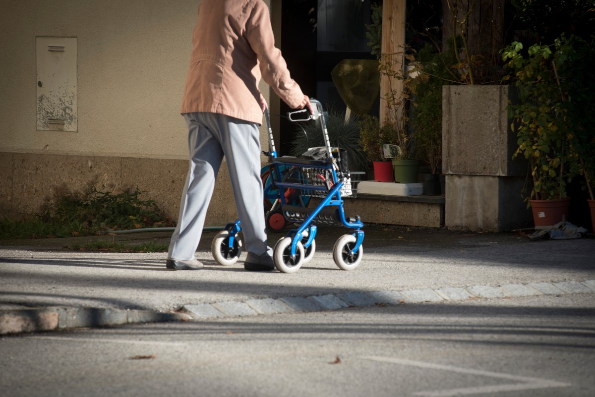 Pani Dorota przez lata żyła bez ojca. Teraz musi płacić na niego alimenty