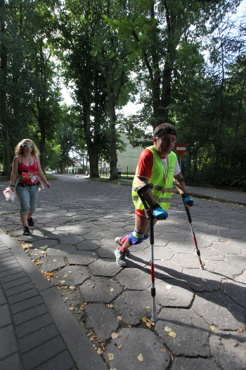 Pan Zbigniew próbuje w spokoju trenować do maratonu