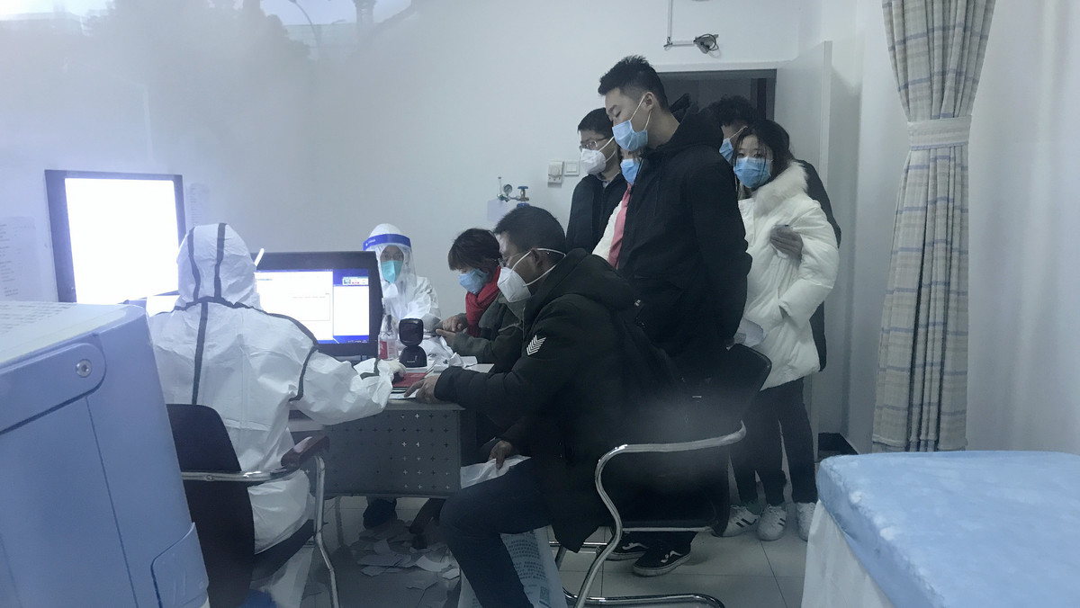 Koronawirus w Chinach. Nagranie ze szpitala w zablokowanym Wuhan
