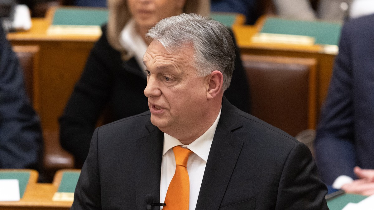 Orbán Viktor újabb kórházfőigazgató-helyettest mentett fel