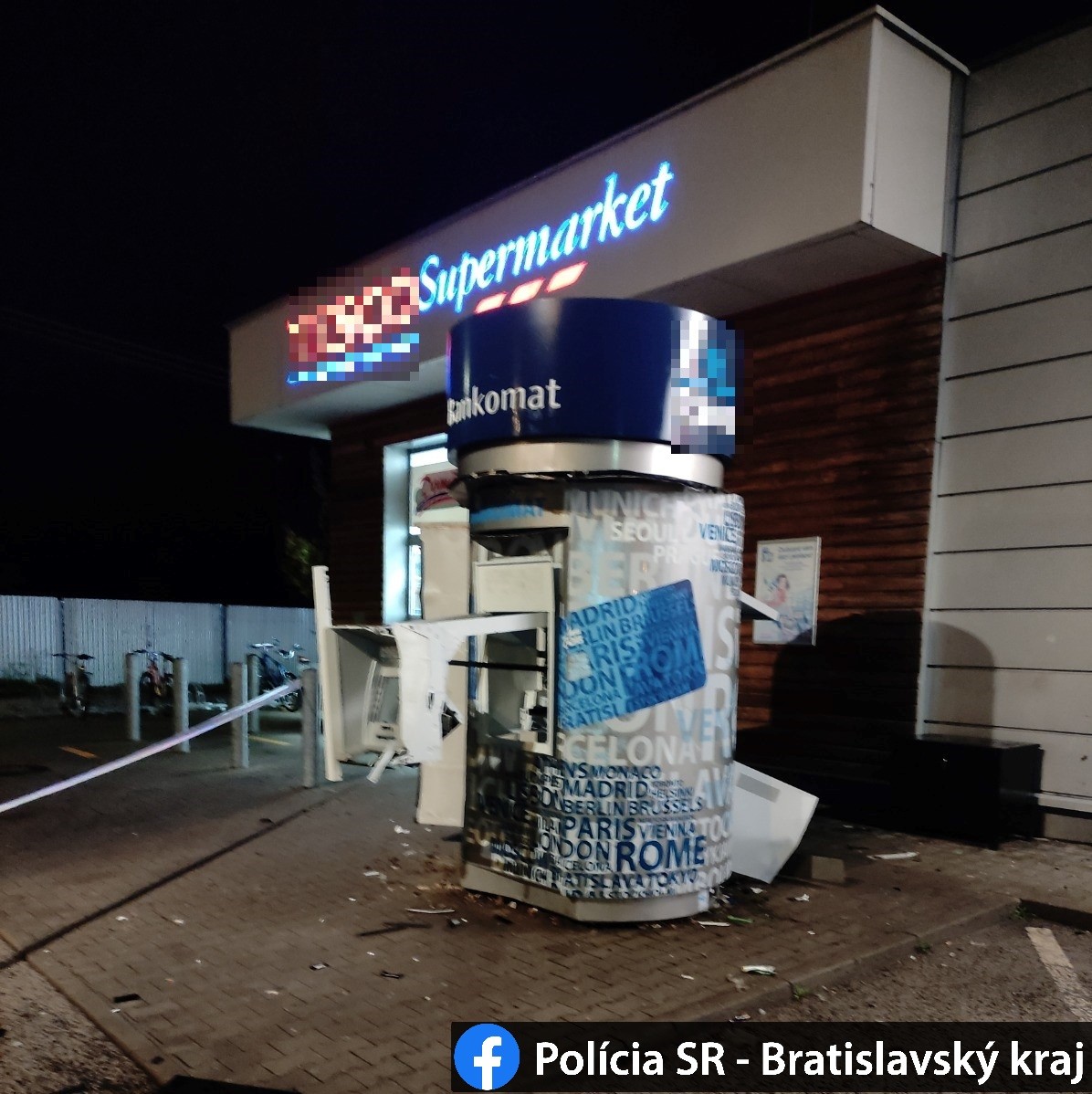 Výbuch vyšetruje polícia. 