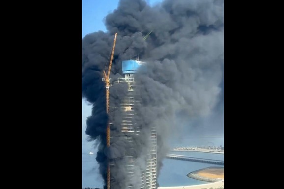 (VIDEO) NEBODER U DUBAI MARINI U PLAMENU Crni dim okovao grad