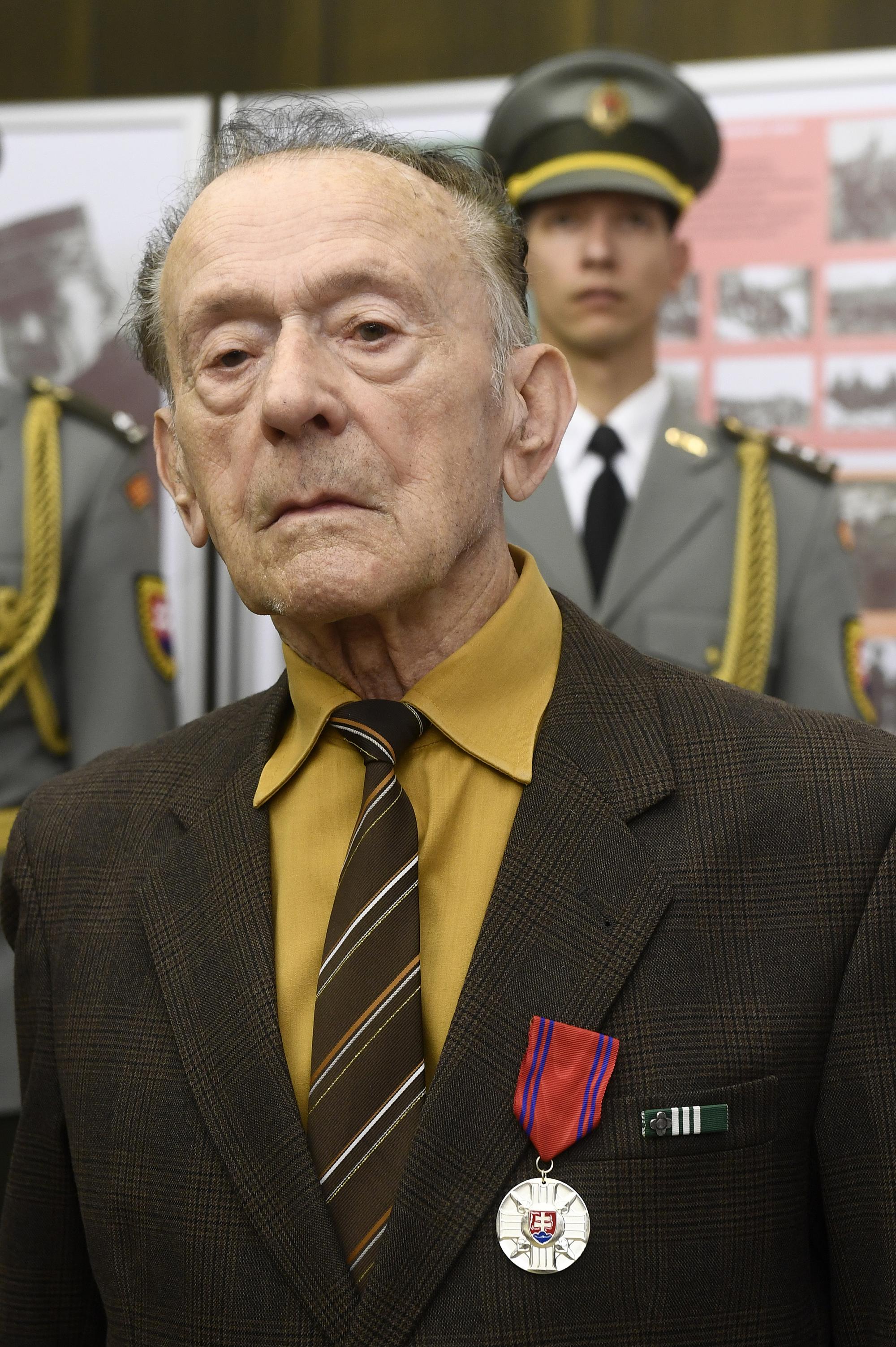 Zomrel posledný priamy účastník bojov o Dukliansky priesmyk Štefan Šteflovič.