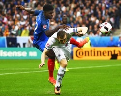 Francuzi boleśnie sprowadzili Islandczyków na ziemię. WIDEO