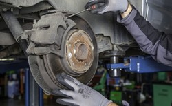 Używane części samochodowe nowym hitem w Polsce. Ceny zaskoczą jak nigdy wcześniej