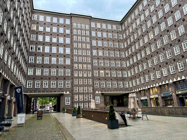 Budynek Sprinkenhof w dzielnicy biurowej Kontorhausviertel