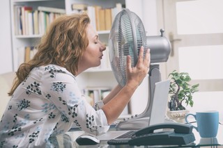 Od jakiej temperatury pracodawca musi dać pracownikom obowiązkowy urlop pogodowy? Kiedy grozi mu nawet 30 tys. złotych grzywny?