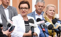 Zalewska: Dodatek "500 plus" dla nauczycieli dyplomowanych ma motywować