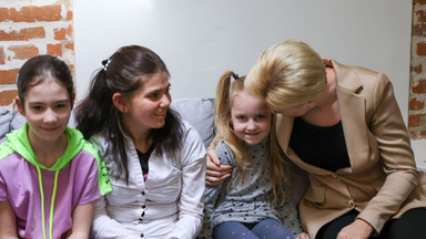 Pierwsza dama z wizytą w Ukrainie. Spotkała się z uchodźcami i przekazała pomoc