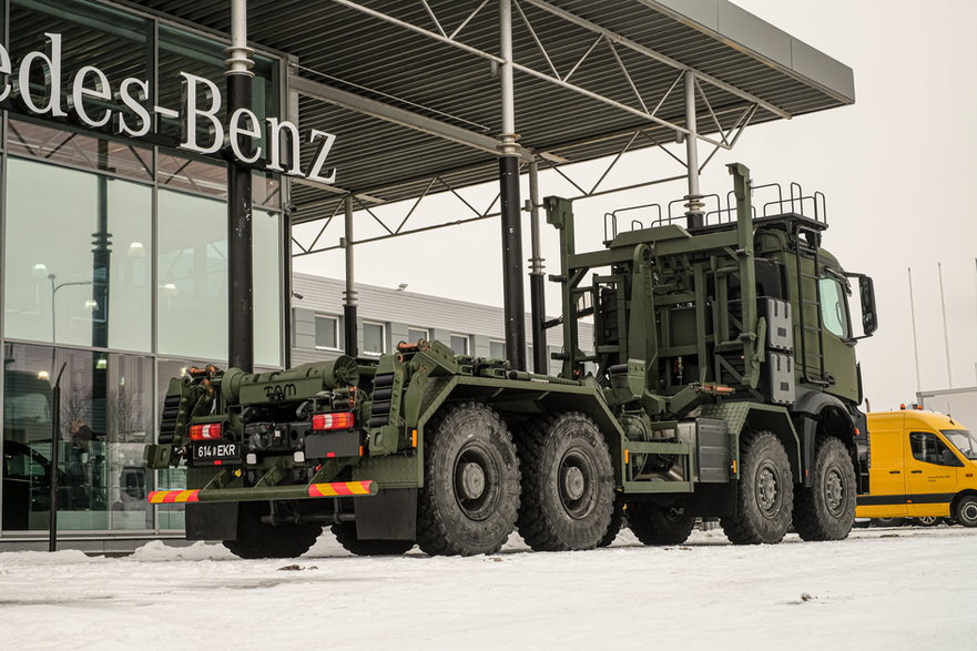 Wojskowy Mercedes-Benz Arocs 3945. Fot. MB