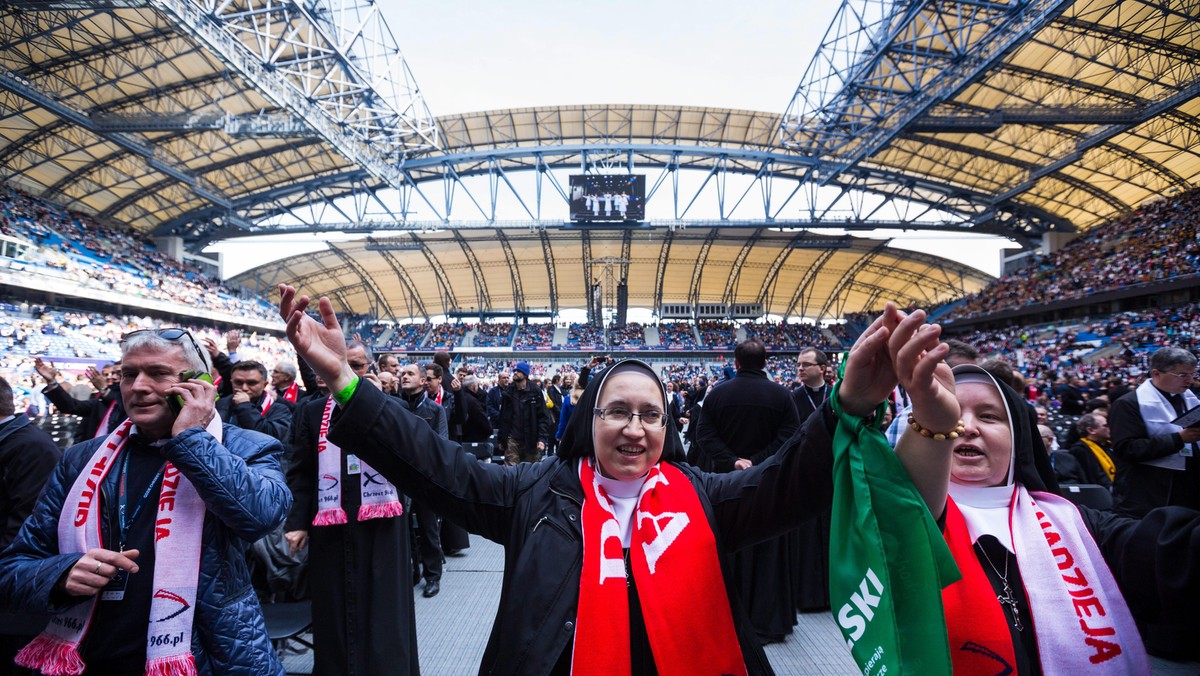 1050. rocznica chrztu Polski - spotkanie na stadionie