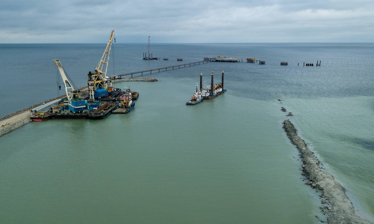 14.09.2022, Paldiski. The 200-square-meter Paldiski LNG terminal platform extension will be handed over to transmission