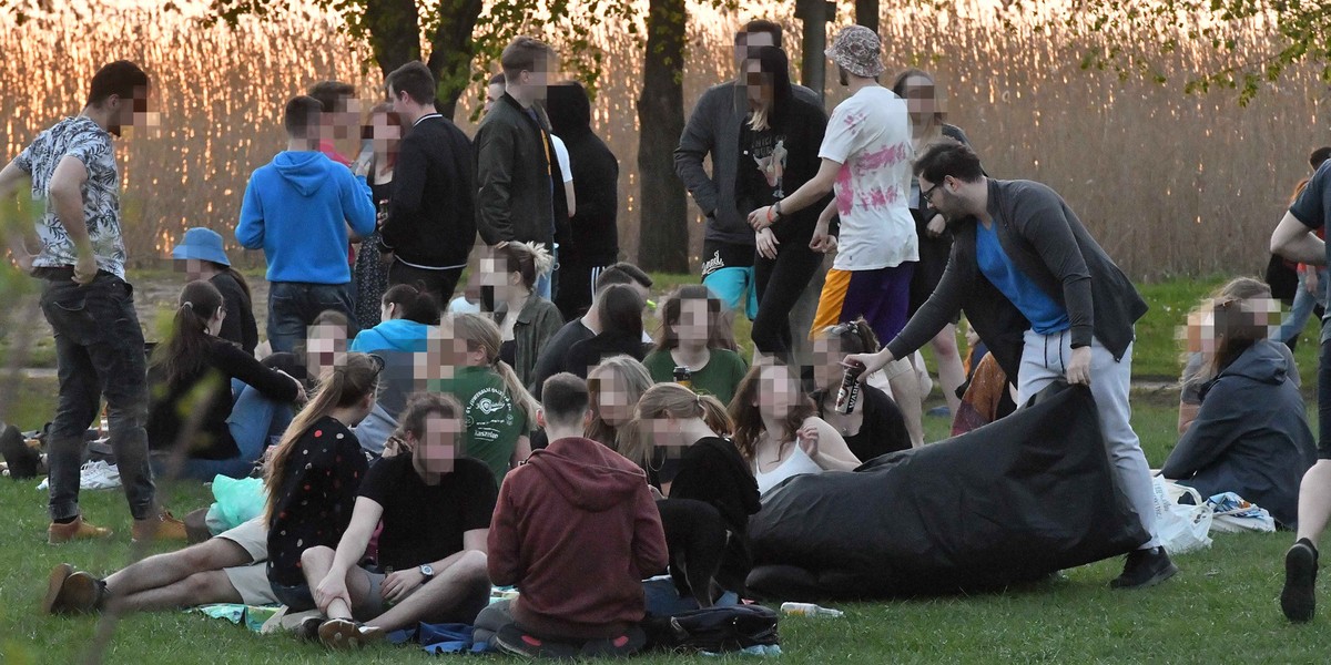 Tak bawią się maturzyści! Potrzebna była interwencja policji. 