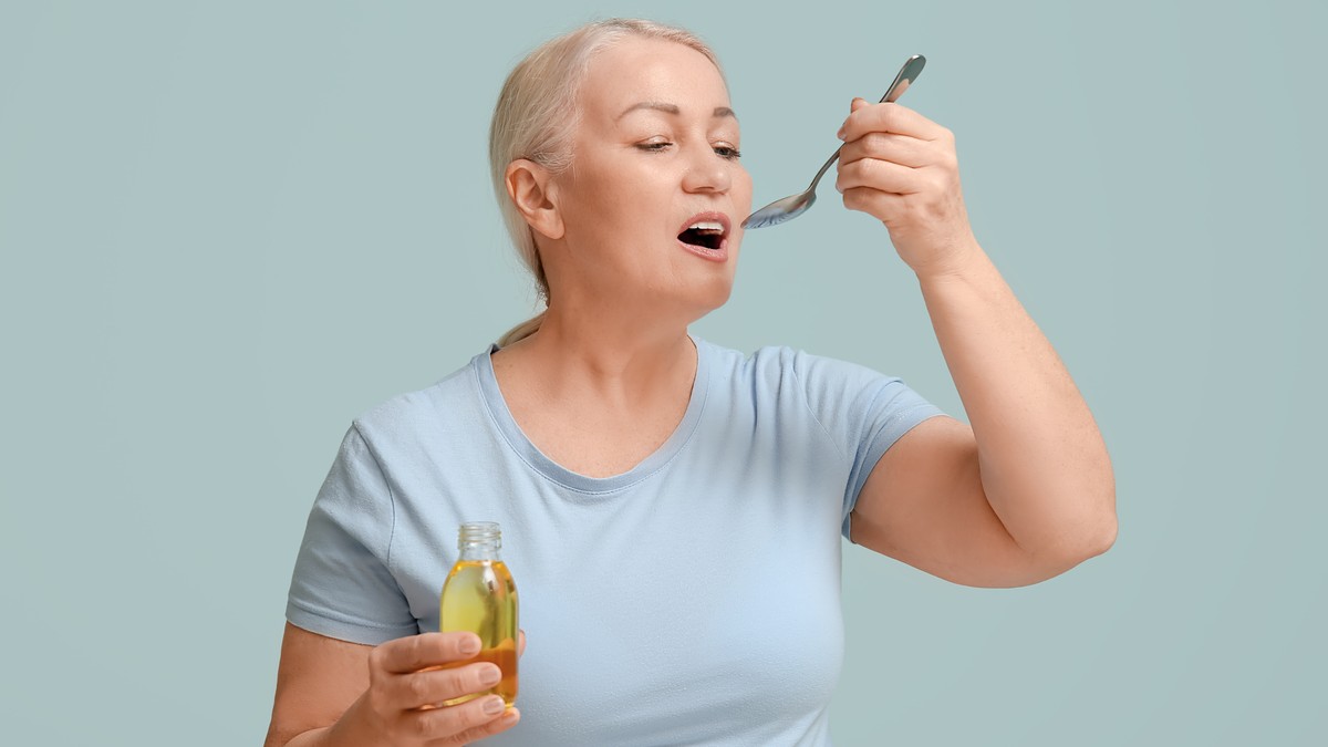 Ulje se mućka u usnoj duplji uz poseban oprez da se ne proguta