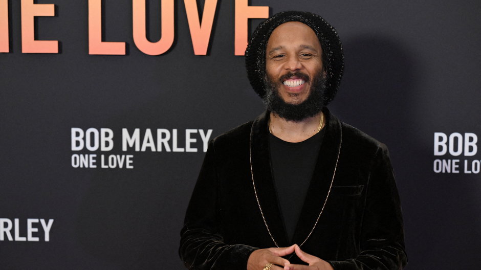 Ziggy Marley, syn Boba Marleya, na premierze filmu "One Love" w Paryżu, 1 lutego 2024 r.