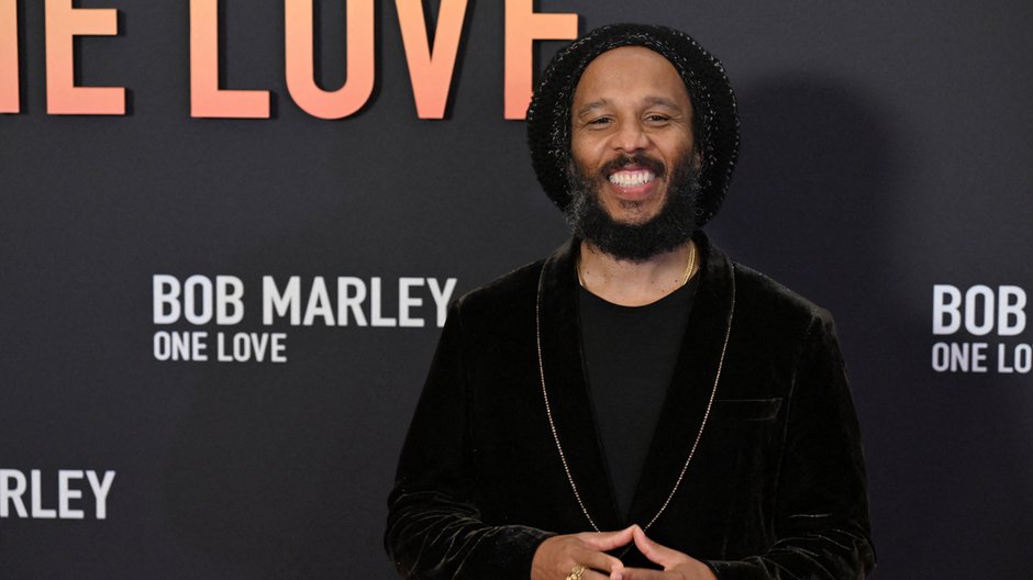 Ziggy Marley, syn Boba Marleya, na premierze filmu "One Love" w Paryżu, 1 lutego 2024 r.