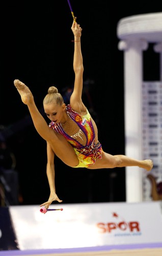 Ale one się wyginają. Gimnastyczki chyba są z gumy