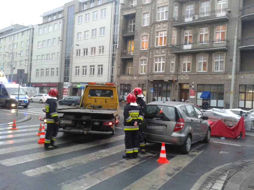 Śmiertelne potrącenie pieszej na skrzyżowaniu ul. Bałuckiego z Piłsudskiego we Wrocławiu