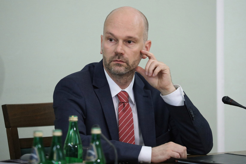 Były prezes Rządowego Centrum Legislacji, b. sekretarz Rady Ministrów Maciej Berek podczas przesłuchania