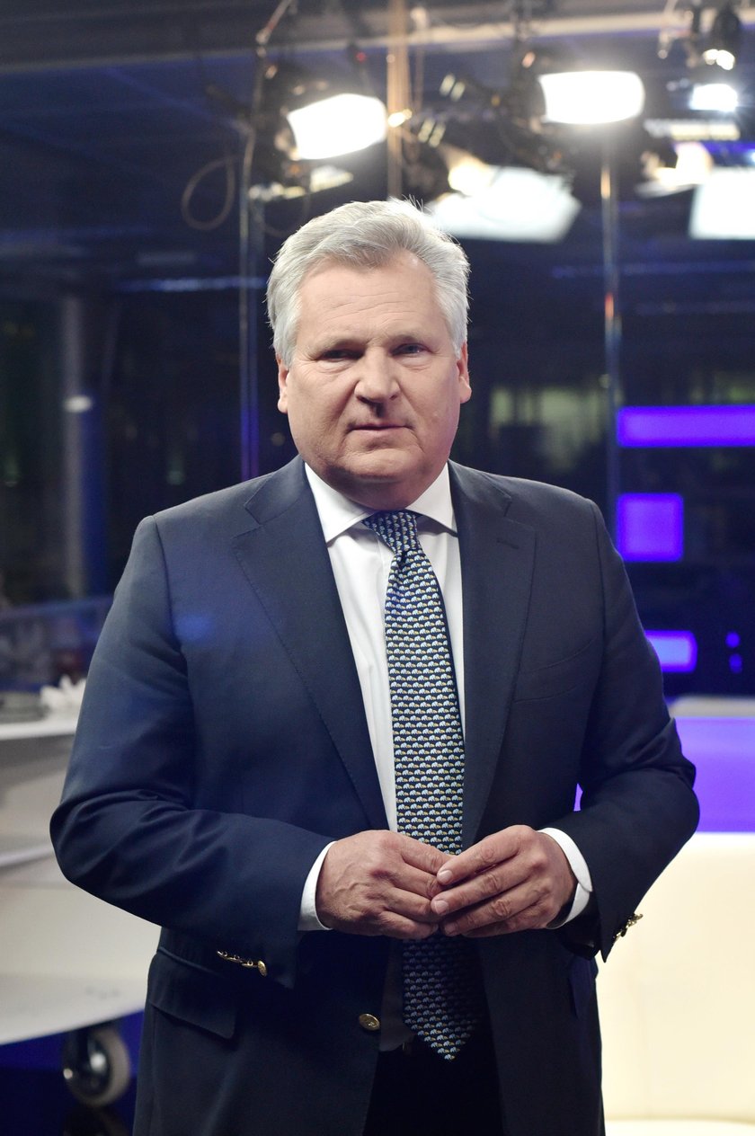 Kwaśniewski tłumaczy się z willi w Kazimierzu!