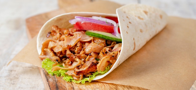 Polacy kochają kebab! Ale już niedługo może zniknąć z kulinarnej mapy Polski