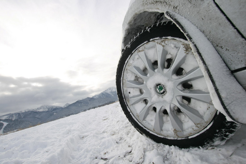 TOPR i Skoda Superb: zimowe klimaty w tatrach