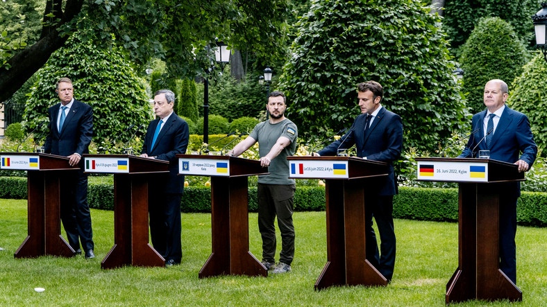 Konferencja prasowa po spotkaniu przywodcow Ukrainy, Niemiec, Francji, Włoch i Rumunii