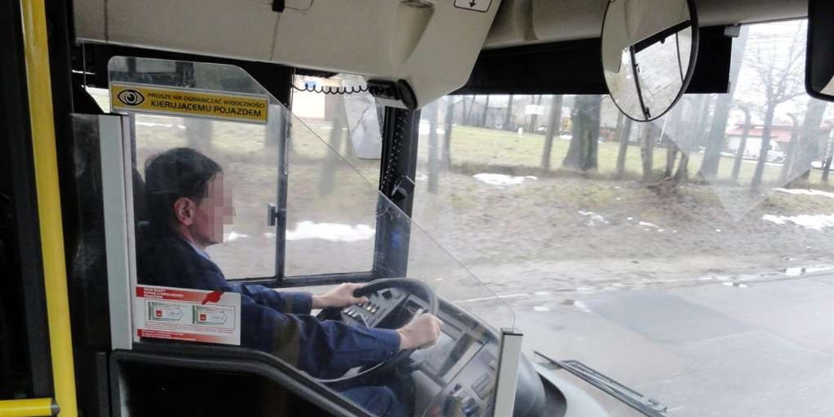 Z autobusu wysiadł bez palca! Ale rzeźnia!