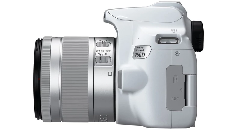 Dzięki wydatnemu uchwytowi EOS 250D dobrze leży w dłoni. Kto nie lubi bieli, może mieć małego Canona również w kolorze czarnym albo srebrnym