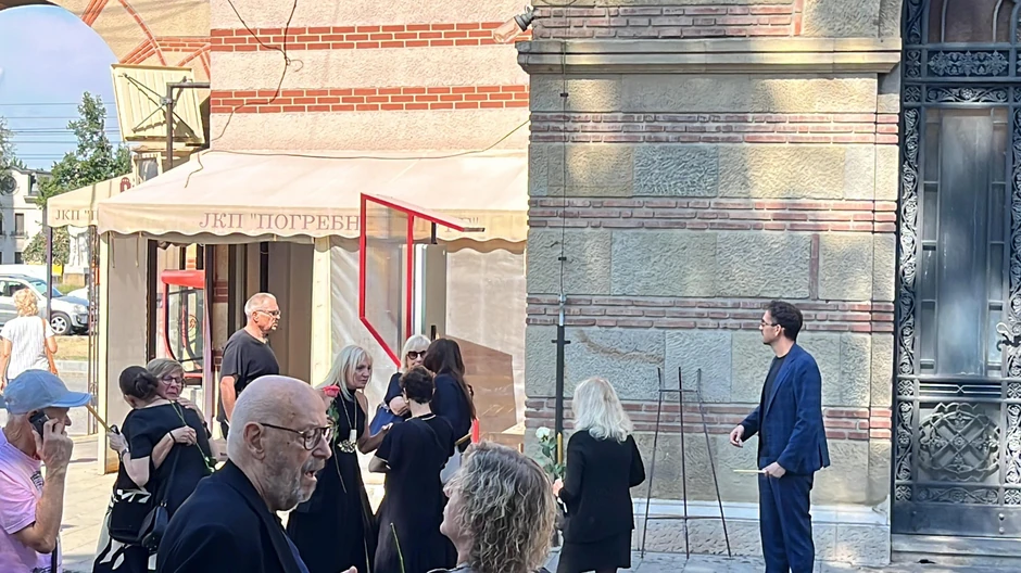 Vesna de Vinča na sahrani