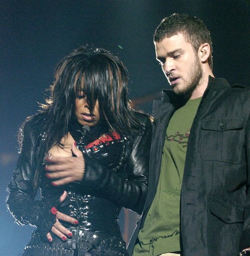 Justin Timberlake i nagi biust Janet
