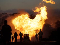 Potężna eksplozja zapaliła domy