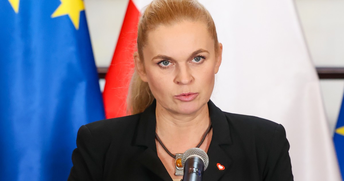 „Od rodziców wymaga się, aby wykładali pieniądze na korepetycje”. Nowacka chce to ukrócić