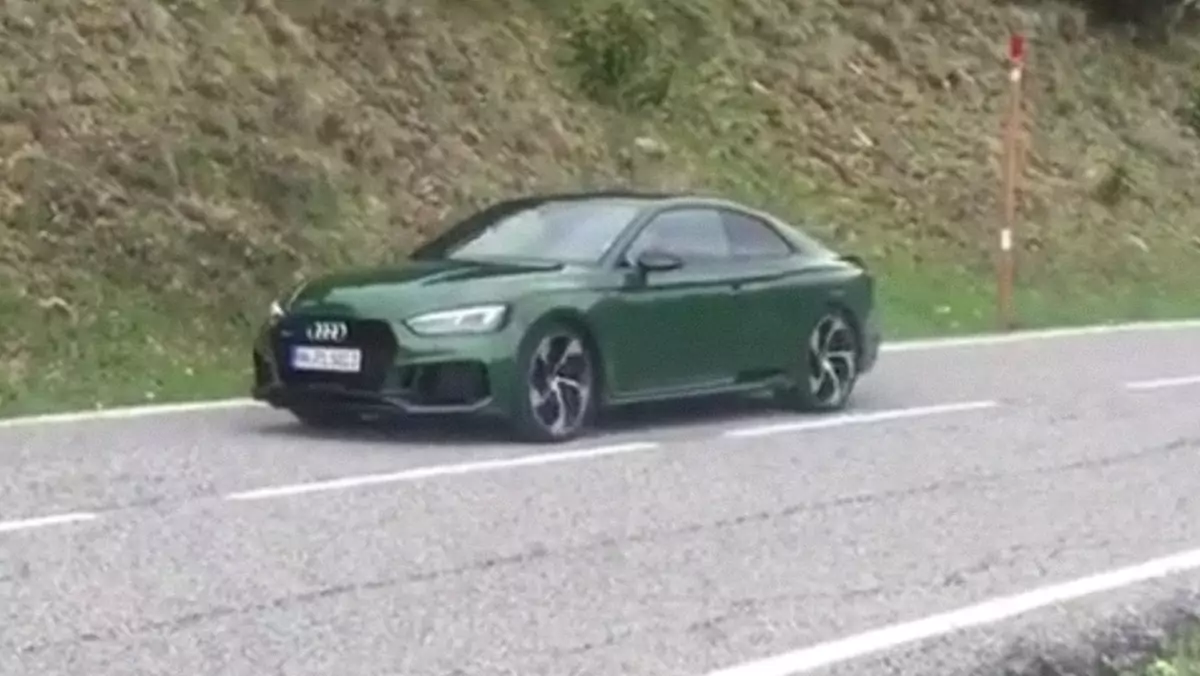 Audi RS5 przyłapane podczas kręcenia reklamy