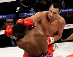 Władimir Kliczko obronił mistrzowski pas. ZDJĘCIA