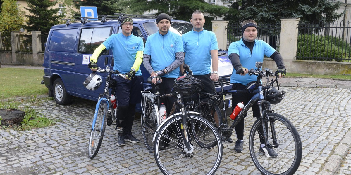 Policjanci walczą o życie dziecka kolegi