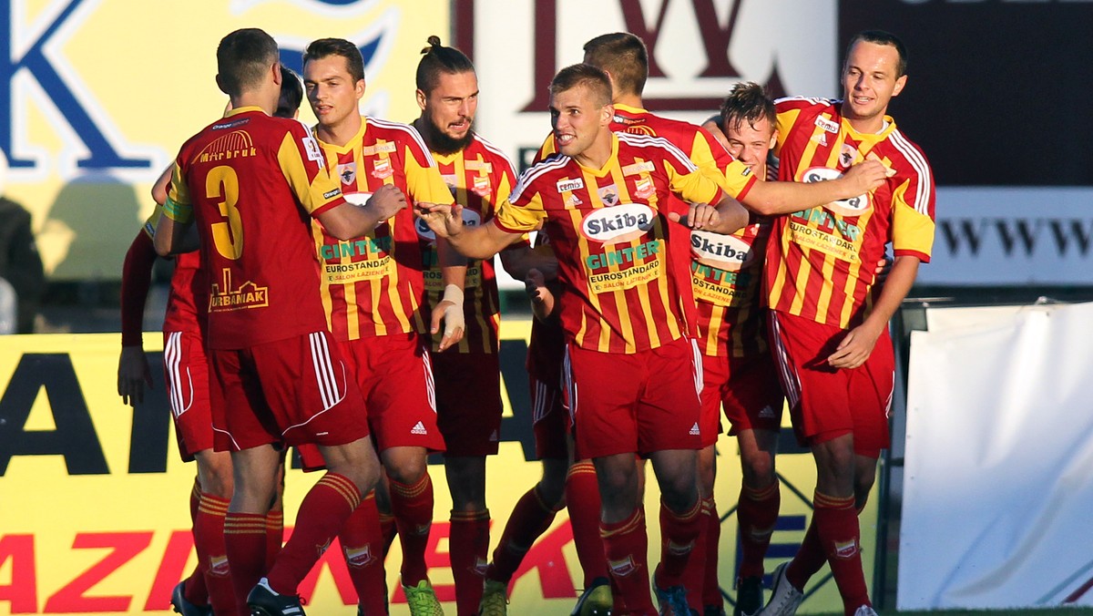 Chojniczanka Chojnice bardzo pewnie pokonała przedostatnią w tabeli Pogoń Siedlce 5:0 (2:0), zaś lider z Niecieczy nie miał problemów z pokonaniem na własnym stadionie Chrobrego Głogów na zakończenie osiemnastej kolejki pierwszej ligi.