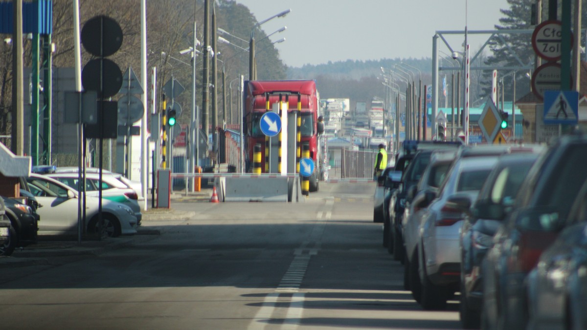 40 godzin czekają kierowcy ciężarówek na przejściu w Koroszczynie