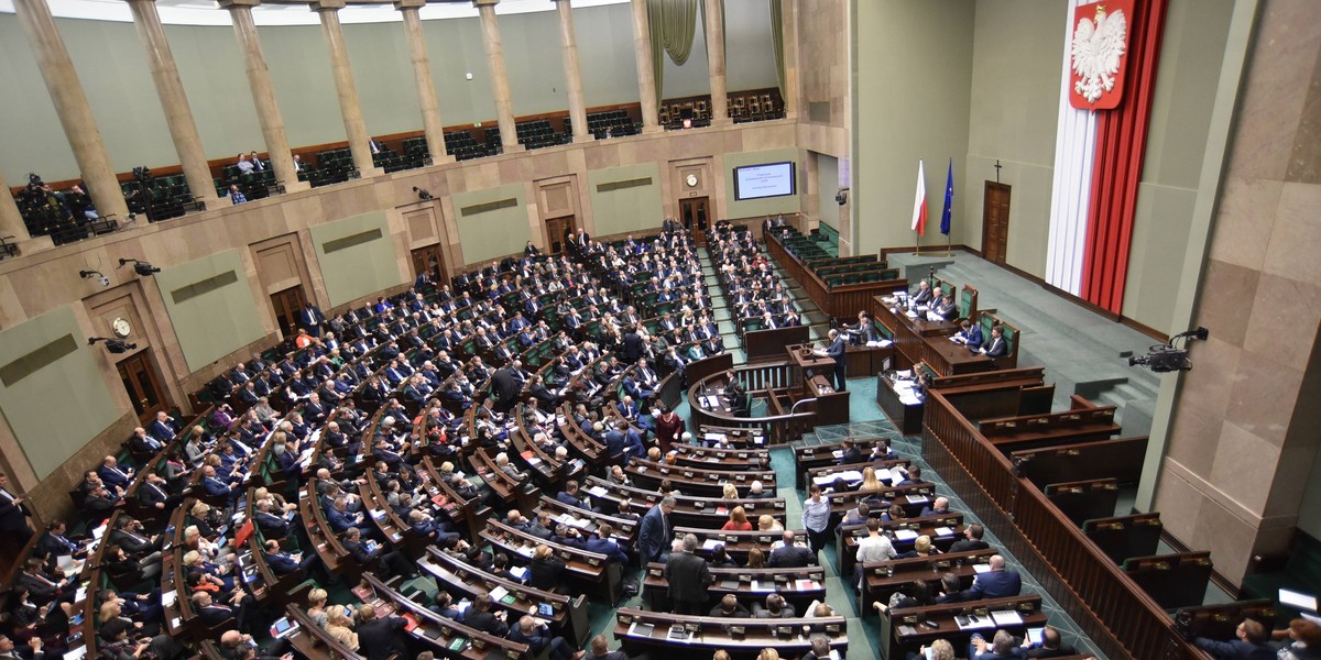 Jeden z posłów PiS „wielbicielem małych dzieci”?