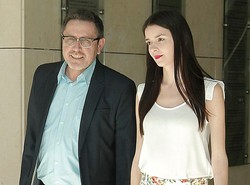 Andrzej Sołtysik chwali się partnerką. Jest od niego 25 lat młodsza