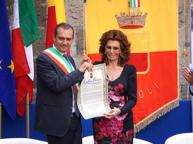 Sophia Loren i burmistrz Neapolu Luigi De Magistris