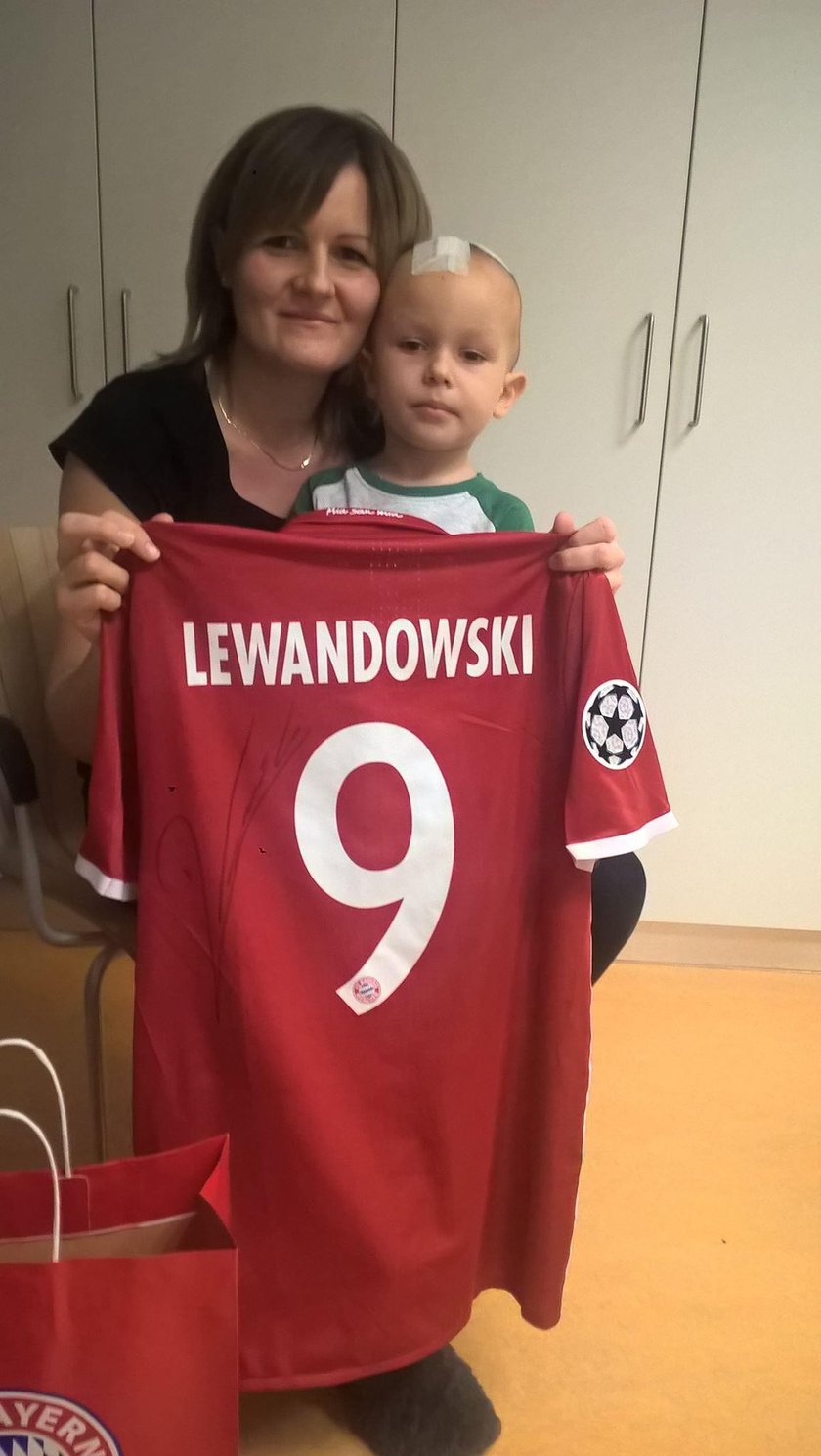 Robert Lewandowski przekazał 100 tysięcy na leczenie Cypriana Gawła