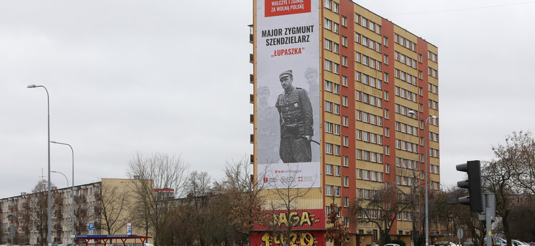 Billboardy z "Łupaszką" w Białymstoku. Poseł KO: To prowokacja marszałka województwa