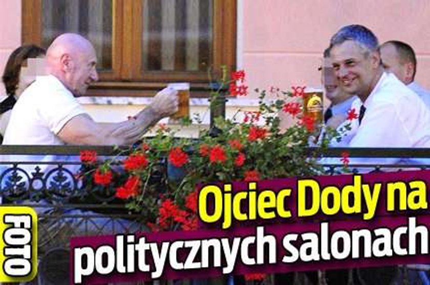 Ojciec Dody na politycznych salonach. FOTO